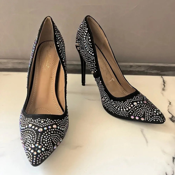 Anne Michelle Black Suede Rhinestone Pumps Size 8 - Picture 3 of 11